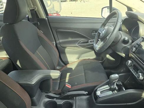 Used 2022 Nissan Versa SR w/ Convenience Package FWD image 5