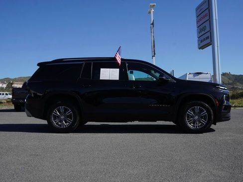 Used 2025 Chevrolet Traverse LT w/ Driver Confidence Package image 3