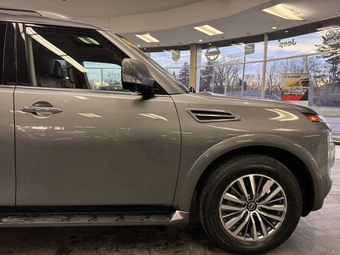 Used 2023 Nissan Armada SL w/ Captain's Chairs Package image 7