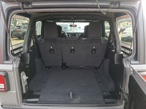 Used 2020 Jeep Wrangler Unlimited Sahara w/ Cold Weather Group image 27