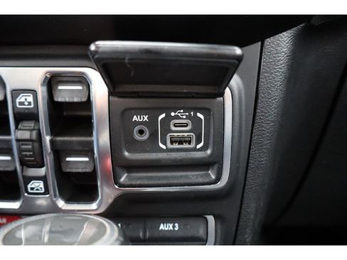 Used 2021 Jeep Wrangler Unlimited Rubicon image 34