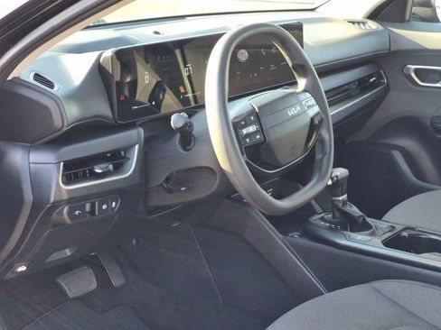 Used 2025 Kia K4 LX image 10