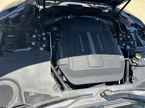 Used 2015 Jaguar F-TYPE R RWD image 24