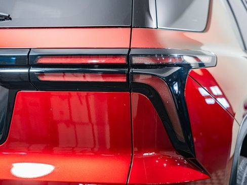 New 2026 Chevrolet Traverse LT w/ Driver Confidence Package image 6