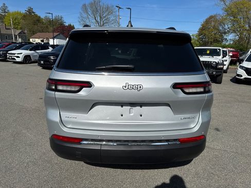 New 2025 Jeep Grand Cherokee L Laredo image 5