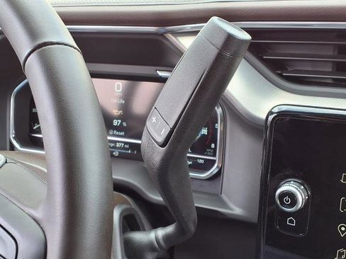 Certified 2025 GMC Sierra 3500 Denali w/ Denali Reserve Package image 14