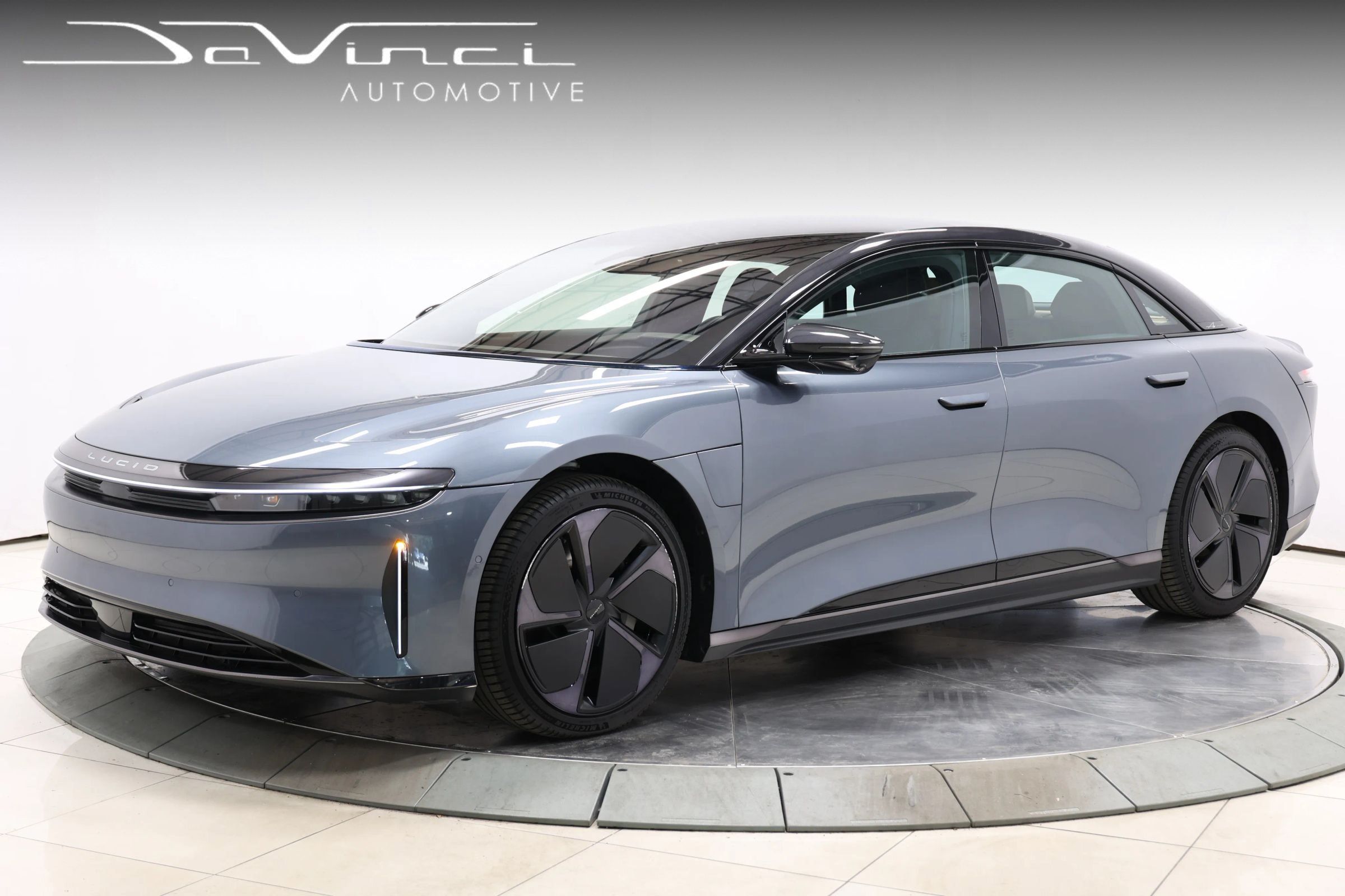 Used 2025 Lucid Air Touring AWD/4WD image 1