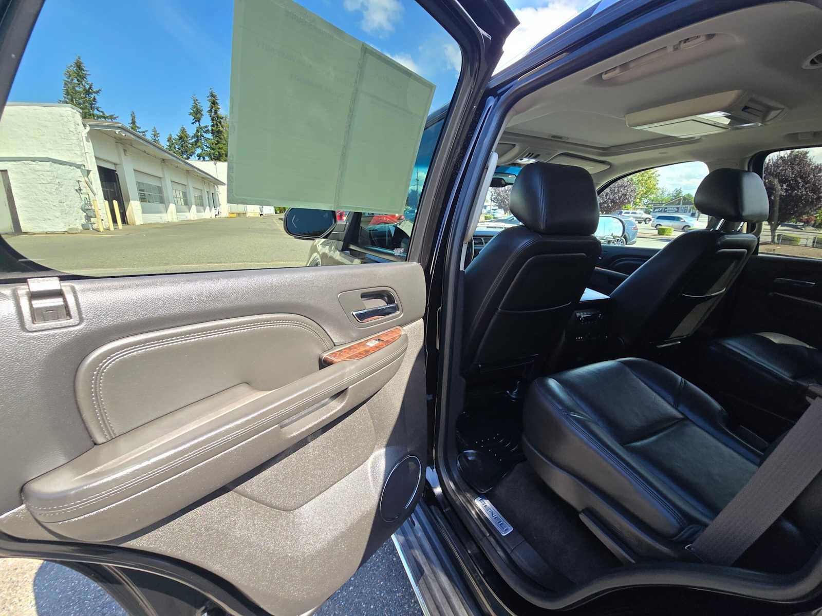 Used 2013 GMC Yukon Denali AWD/4WD image 15