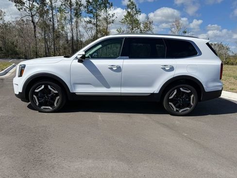 Used 2025 Kia Telluride S image 2