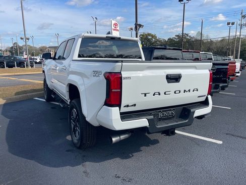 New 2025 Toyota Tacoma TRD Sport image 11