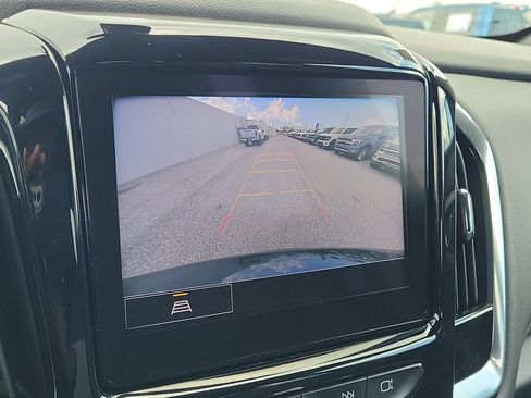 Used 2023 Chevrolet Traverse LT FWD image 29