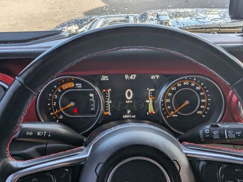 Used 2023 Jeep Wrangler Unlimited Rubicon w/ Cold Weather Group image 33