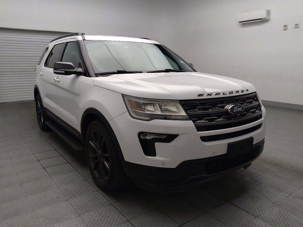 Used 2019 Ford Explorer XLT w/ Equipment Group 202A FWD image 13