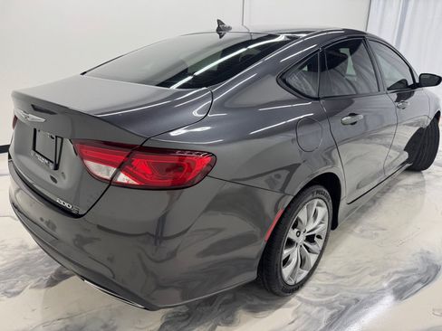 Used 2015 Chrysler 200 S FWD image 8