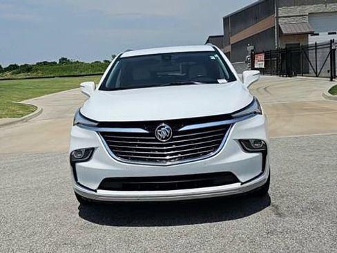 Used 2023 Buick Enclave Essence w/ Trailering Package, 5000 lbs. FWD image 3
