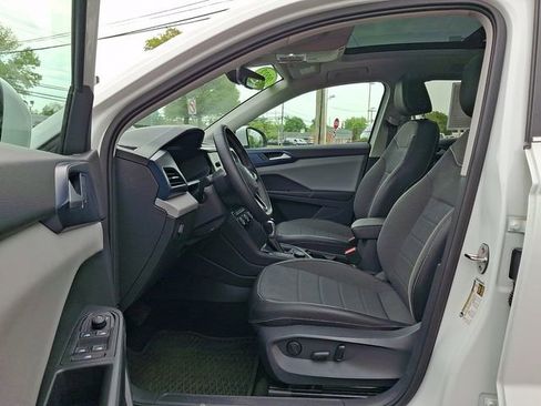 Used 2023 Volkswagen Taos SE w/ Panoramic Sunroof Package AWD/4WD image 13