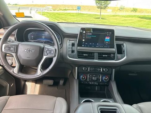 Certified 2022 Chevrolet Tahoe Z71 w/ Luxury Package AWD/4WD image 12