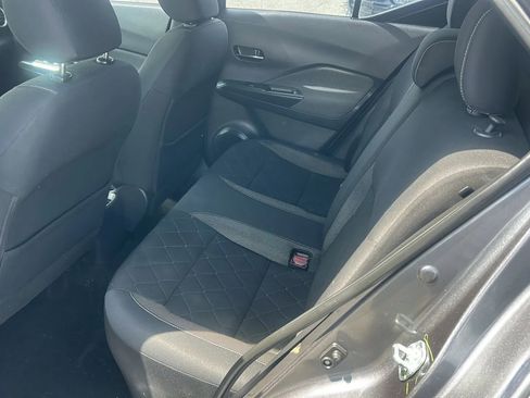 Used 2019 Nissan Kicks SV FWD image 12