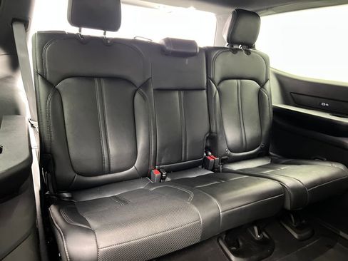 Used 2024 Jeep Wagoneer Series II w/ Flexible Seating Group image 32