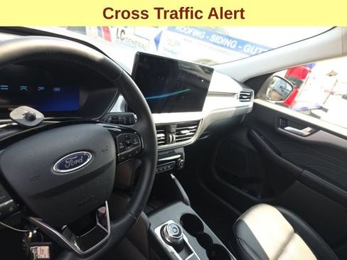 Used 2025 Ford Escape Platinum AWD/4WD image 13