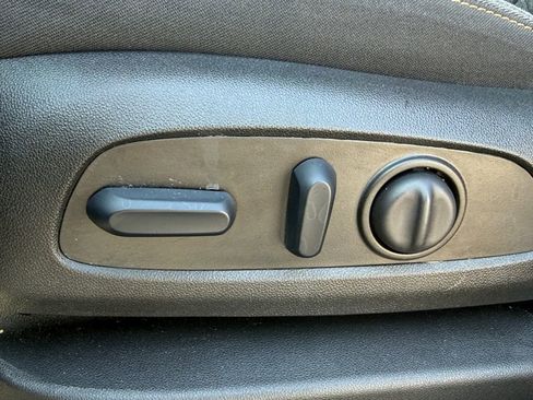 Used 2023 Chevrolet Equinox LT FWD image 10