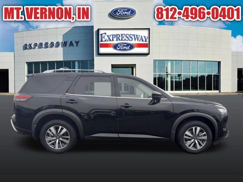Used 2025 Nissan Pathfinder SL AWD/4WD image 5