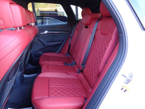 Used 2023 Audi SQ5 Premium Plus w/ Premium Plus Package image 16