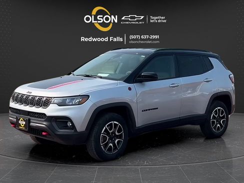 Used 2024 Jeep Compass Trailhawk AWD/4WD image 1