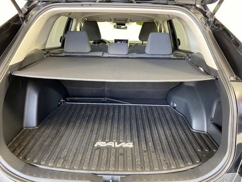 Used 2023 Toyota RAV4 LE AWD/4WD image 8