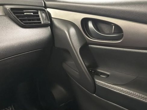 Used 2018 Nissan Rogue Sport S FWD image 16
