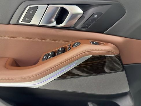 Used 2026 BMW X5 xDrive40i w/ Premium Package image 11