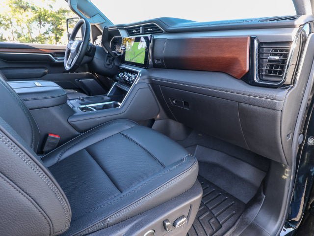 Used 2024 GMC Sierra 3500 Denali w/ Denali Reserve Package AWD/4WD image 24