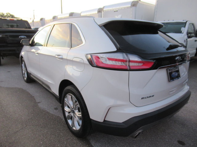 Used 2020 Ford Edge Titanium FWD image 4