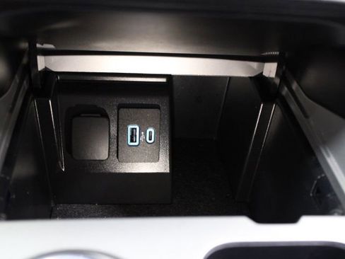 Used 2022 Ford Explorer XLT w/ Equipment Group 202A image 37