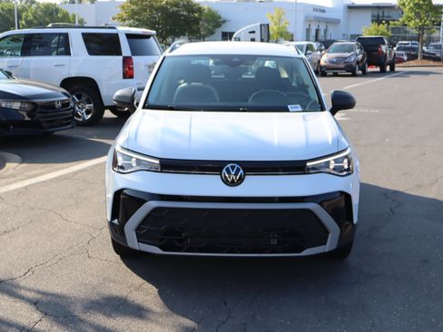 Used 2025 Volkswagen Taos S FWD image 3