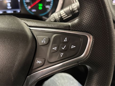 Used 2021 Chevrolet Equinox LS image 24