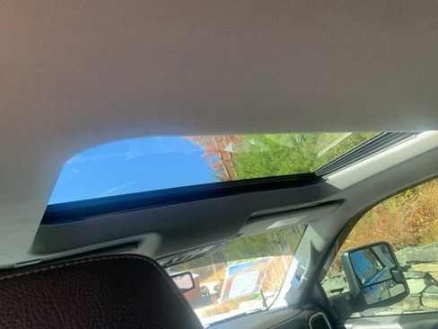 Used 2022 GMC Sierra 2500 Denali image 21