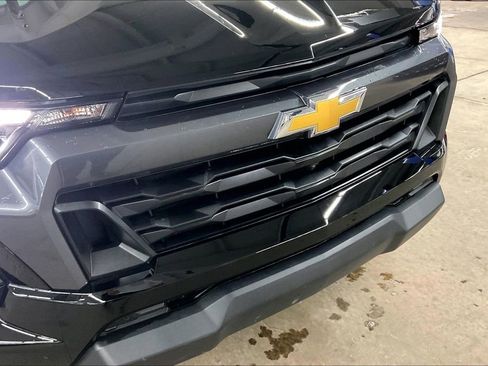 Used 2024 Chevrolet Colorado LT w/ LT Convenience Package III image 33