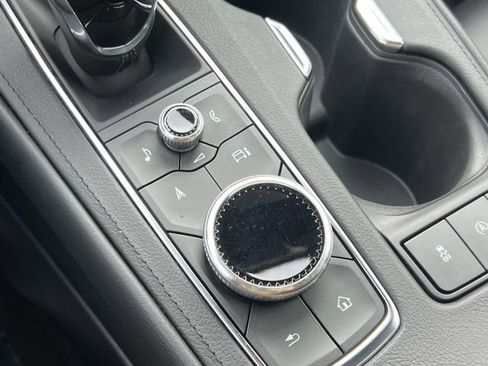 Used 2024 Cadillac XT4 Premium Luxury image 16