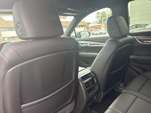 Certified 2024 Cadillac XT5 Luxury w/ LPO, Floor Liner Package AWD/4WD image 28