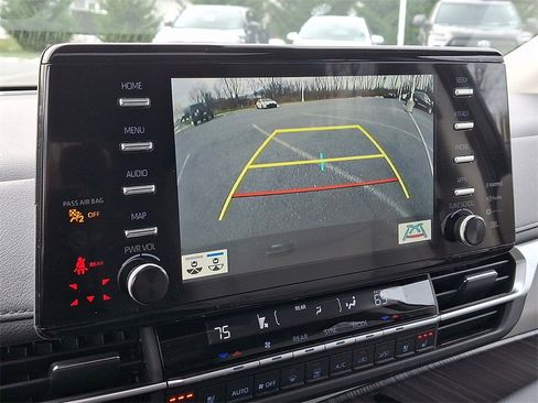 Certified 2024 Toyota Sienna Limited image 17