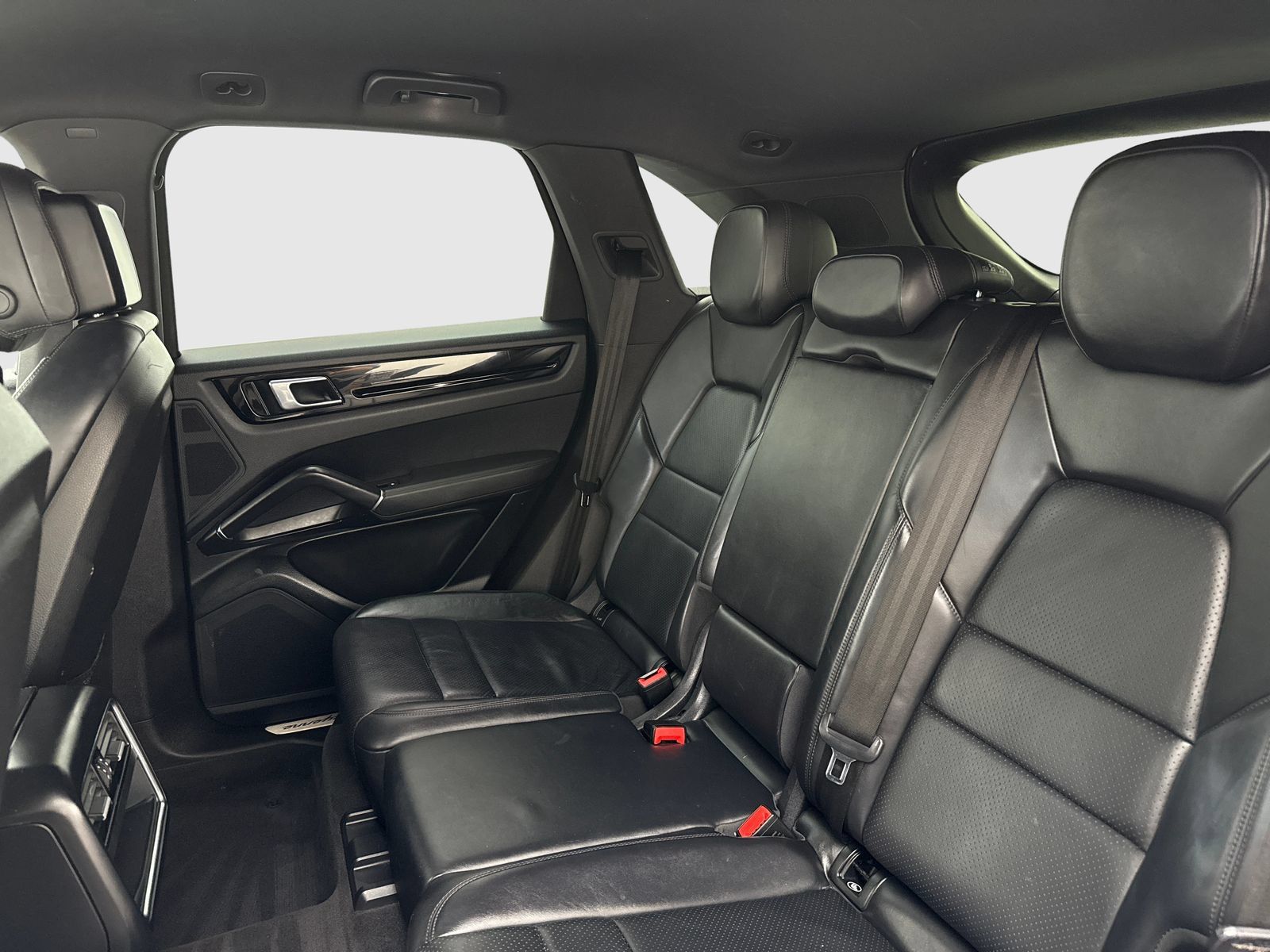 Used 2019 Porsche Cayenne AWD/4WD image 38