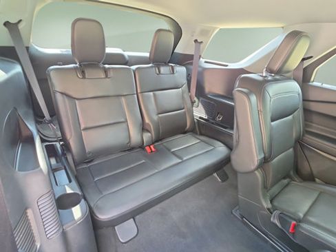 Used 2022 Ford Explorer Limited w/ Equipment Group 301A AWD/4WD image 45