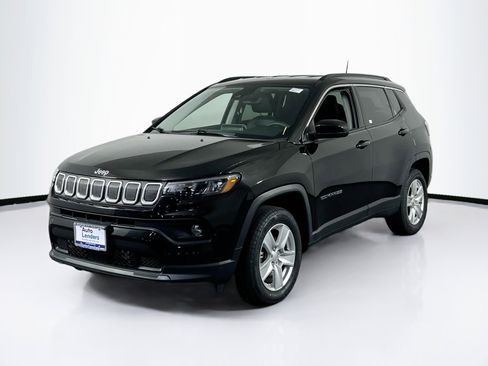 Used 2022 Jeep Compass Latitude image 1