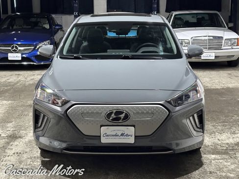 Used 2020 Hyundai Ioniq Limited FWD image 3