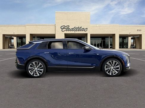 Used 2024 Cadillac Lyriq Luxury w/ Nappa Leather Package image 4