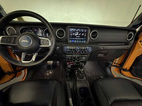 Used 2021 Jeep Wrangler Unlimited Rubicon 4xe w/ Cold Weather Group image 17