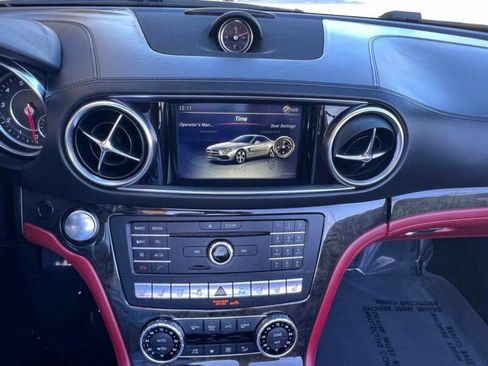 Used 2018 Mercedes-Benz SL 550 w/ Driver Assistance Package image 17