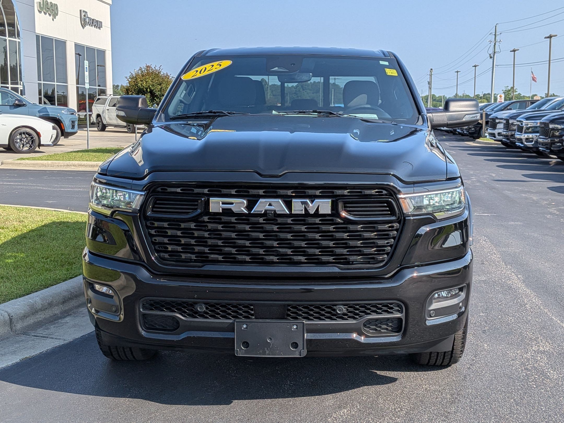 Used 2025 RAM 1500 Big Horn AWD/4WD image 2