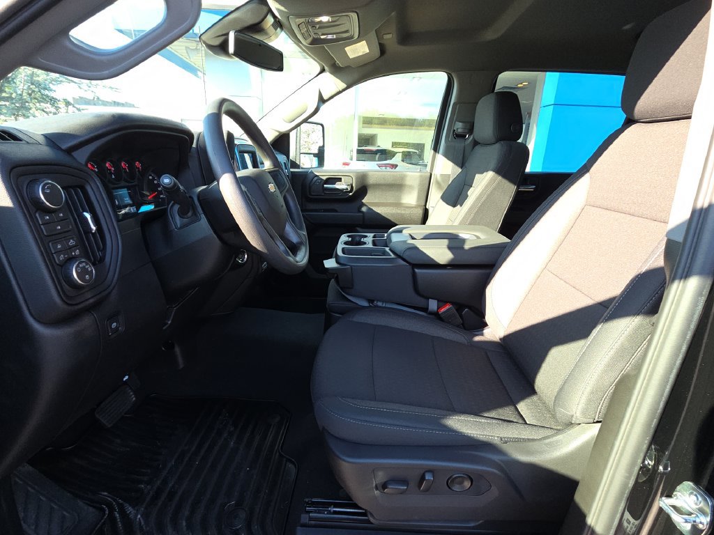 New 2026 Chevrolet Silverado 2500 Custom w/ Custom Value Package AWD/4WD image 16